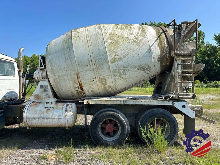 1998-mack-dm690s-image-22