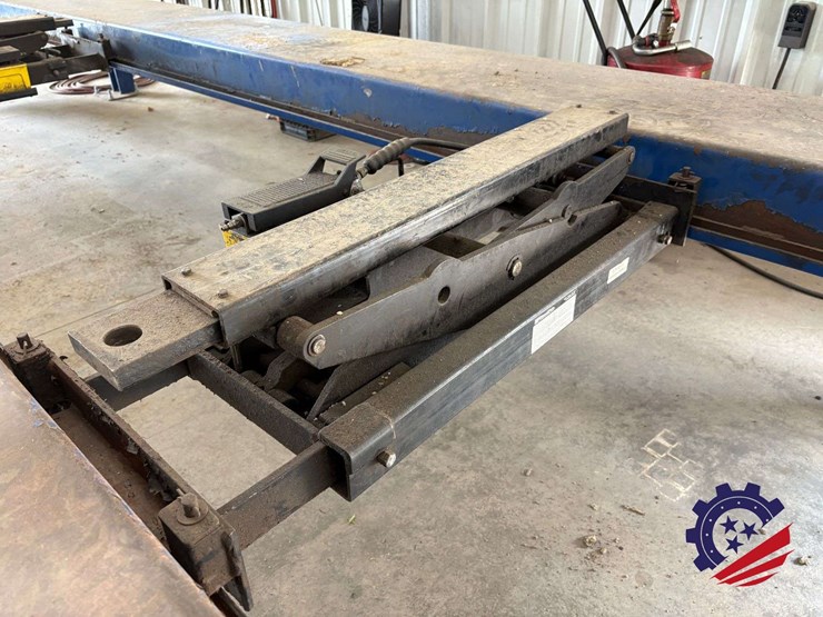 2014-bendpak-hds-14x-14,000-lb.-extended-four-post-vehicle-lift-with-dual-rolling-bridge-jacks-image-17