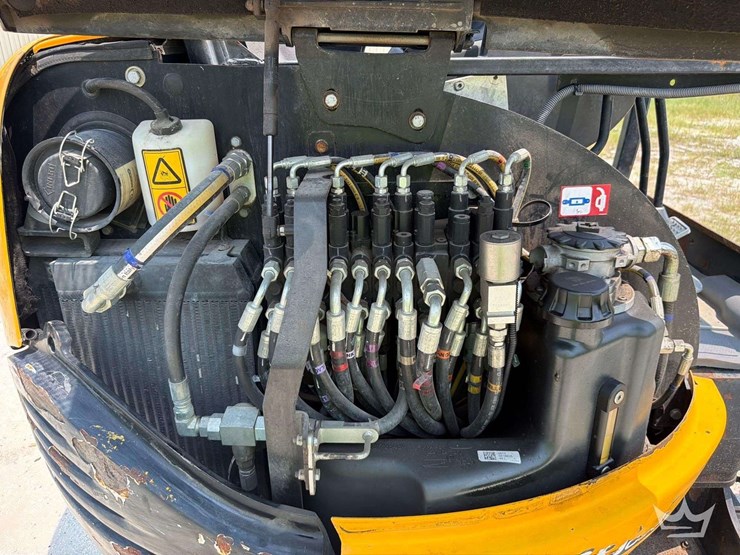 2019-jcb-8029cts-image-12