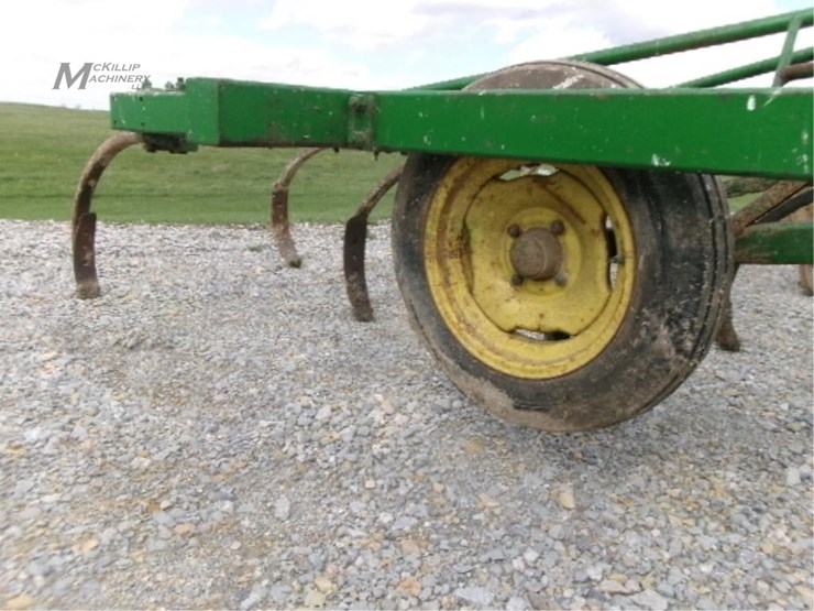 john-deere-100-image-12
