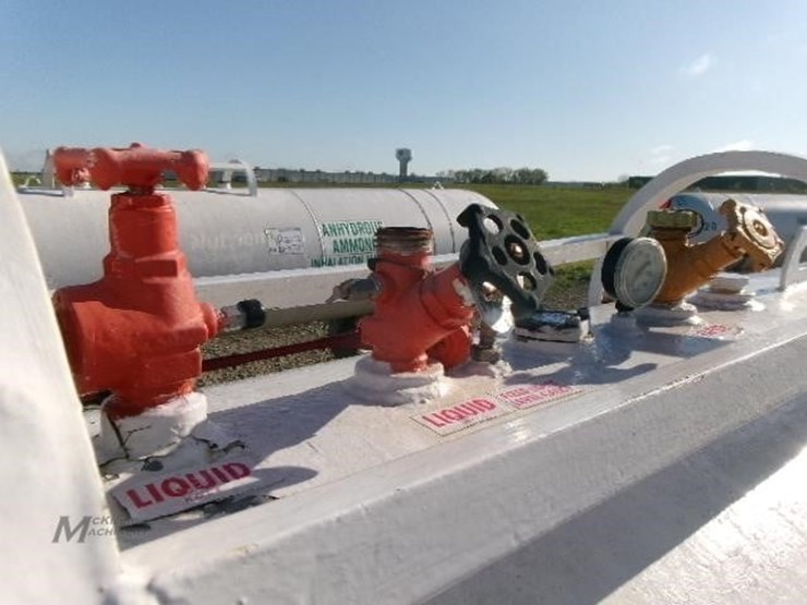 anhydrous-tank-on-gear-3369-image-3