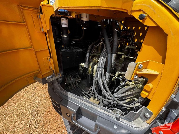 2025-volvo-ecr235e-tunnel-boom-hydraulic-excavator-image-33