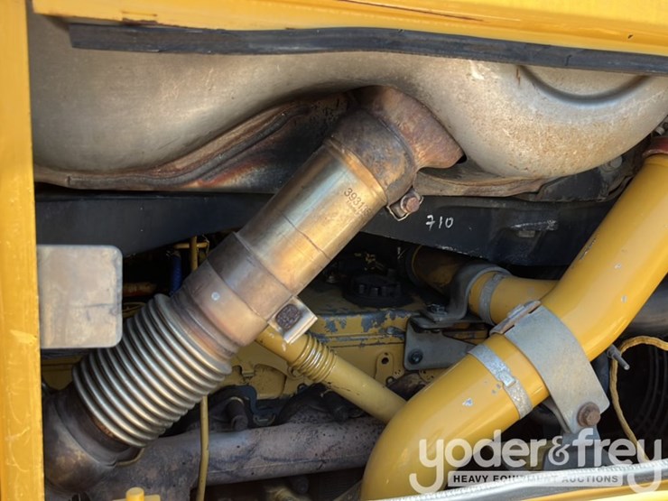 2018-caterpillar-d6n-lgp-image-49
