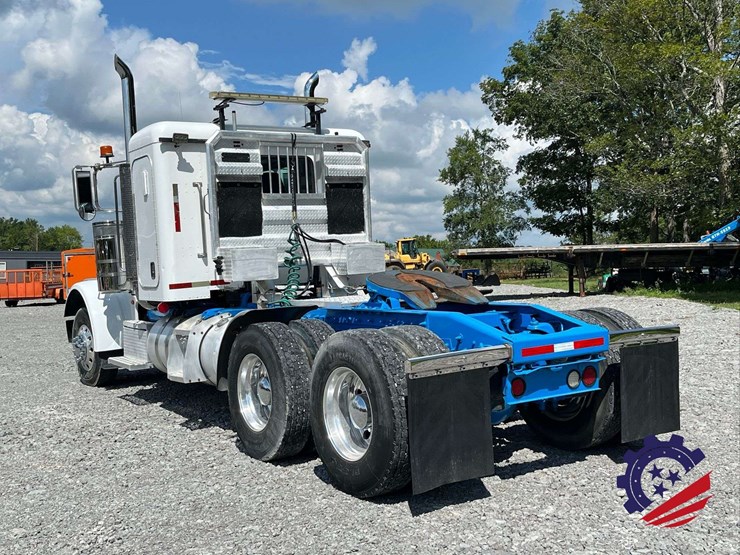 2013-peterbilt-367-image-32