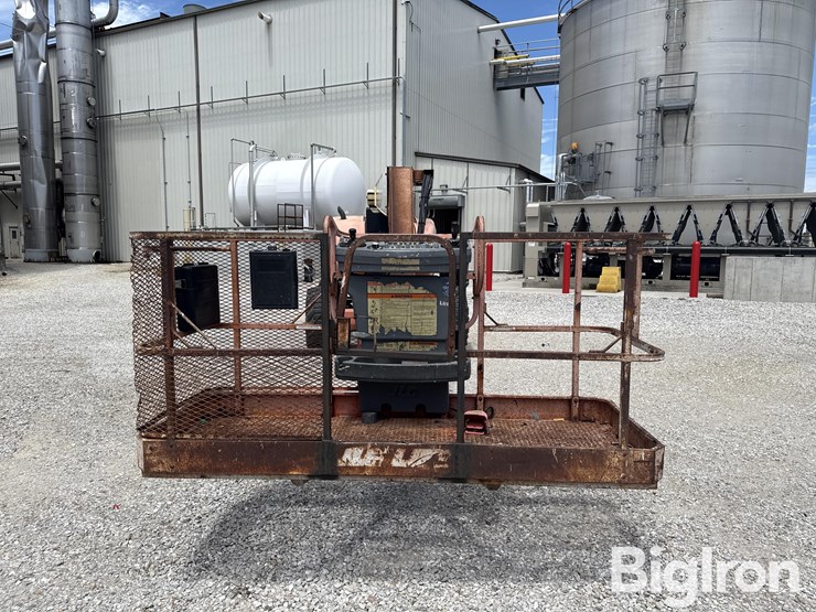 2000-jlg-800a-image-2