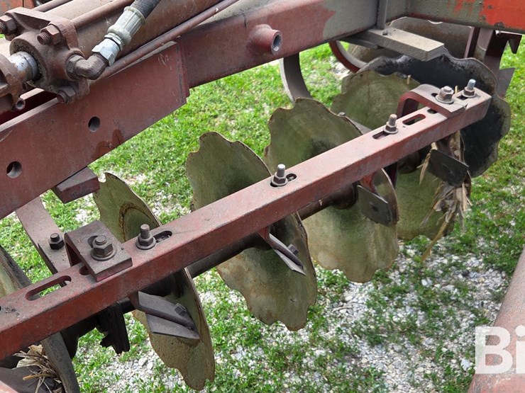 massey-ferguson-820-image-16