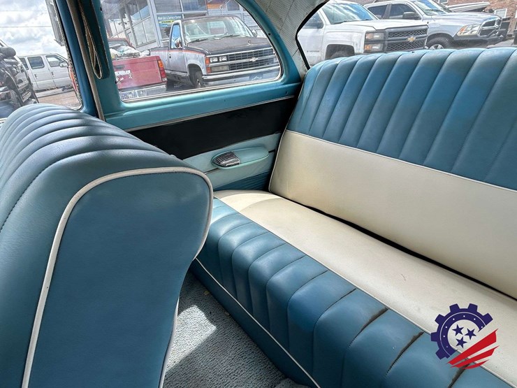 1955-ford-fairlane-club-sedan-image-48