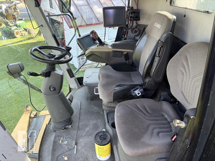 2011-claas-lexion-760-image-23