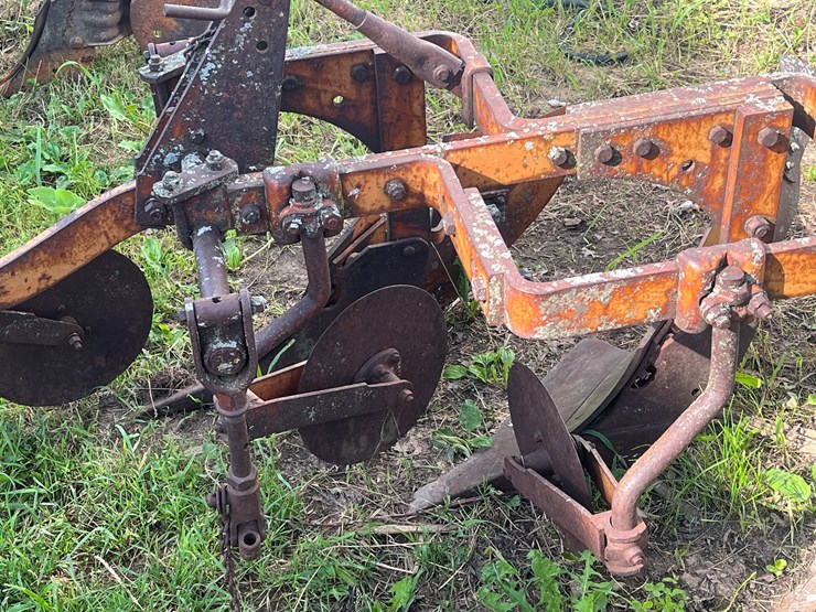 #9907-•-allis--chalmers-3-bottom-plow-image-9