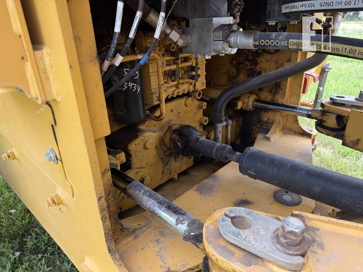 2019-deere-524l-image-35