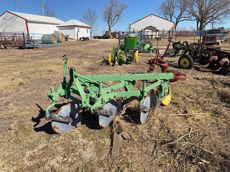 john-deere-three-point-two-bottom-plow-image-2