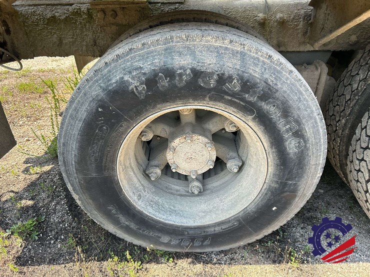 1995-mack-dm690s-image-7