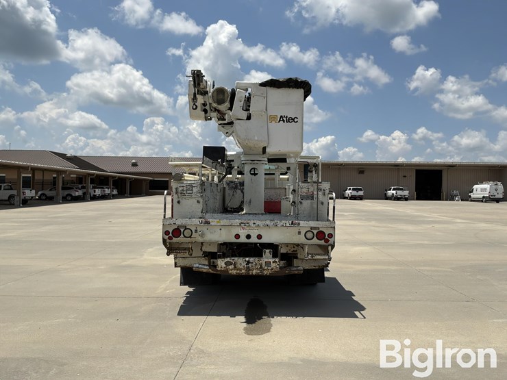 2008-freightliner-m2-106-image-6