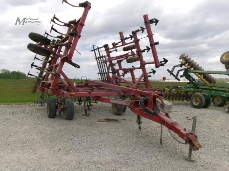 case-ih-4300-image-3