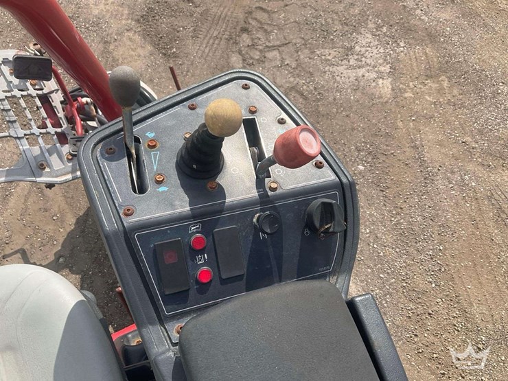 green-master-3300-mower-image-10