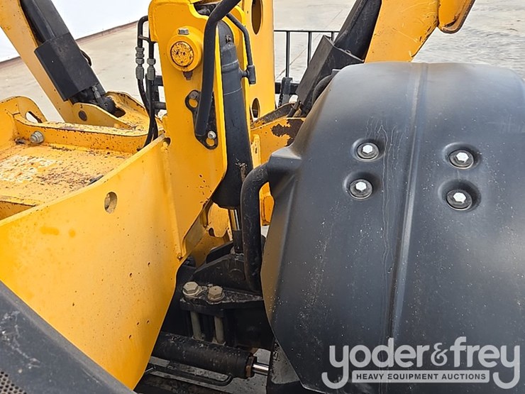2017-jcb-510-56-image-26