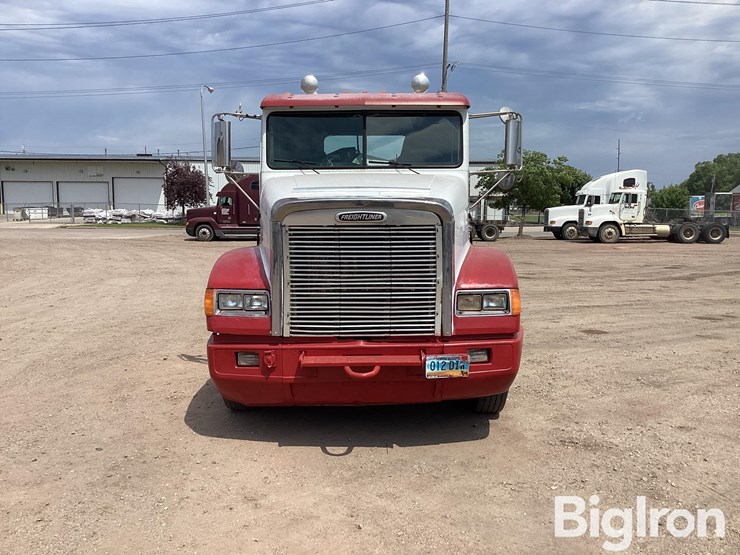 1999-freightliner-fld112-image-2