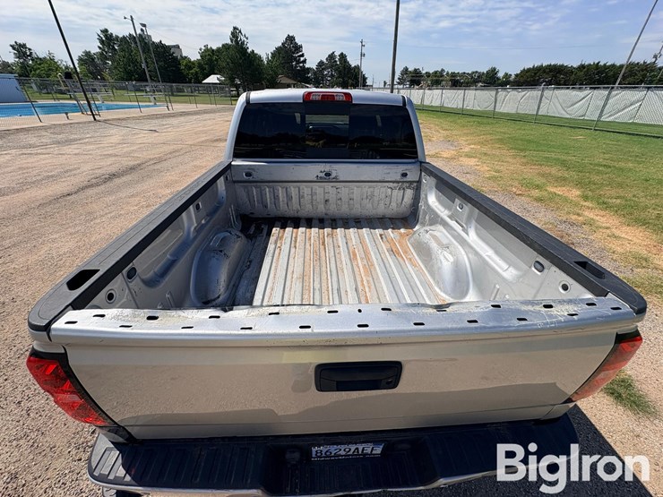 2018-chevrolet-silverado-1500-z71-4x4-crew-cab-pickup-image-13