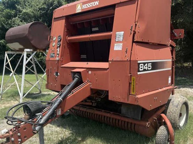 hesston-845-image-4