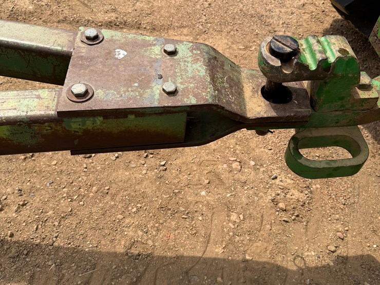 john-deere-335-image-9