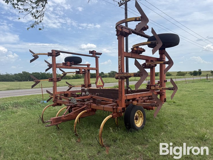 sunflower-24’-chisel-plow-image-5