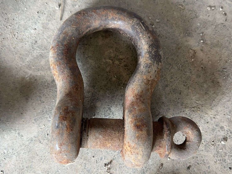 antique-cast-iron-farm-tractor-shackle-clevis-hardware-lot-image-3