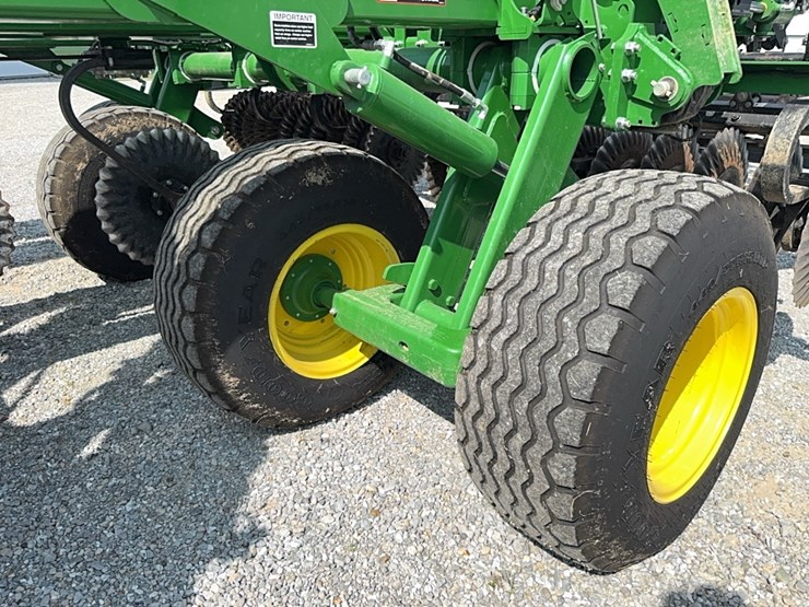 2021-john-deere-2660vt-image-29