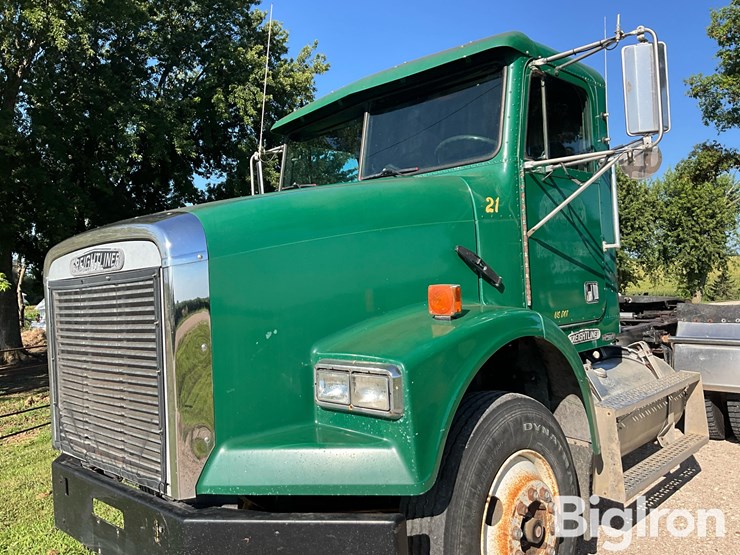 1993-freightliner-fld112-image-9
