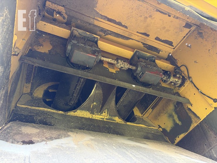 2011-claas-lexion-760-image-15
