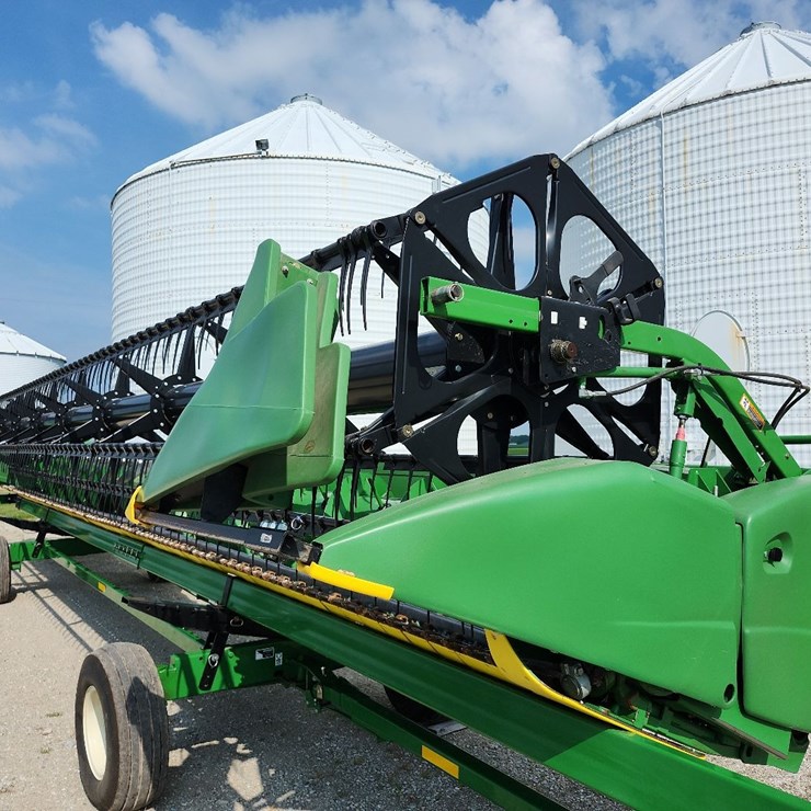 2011 JOHN DEERE 635F