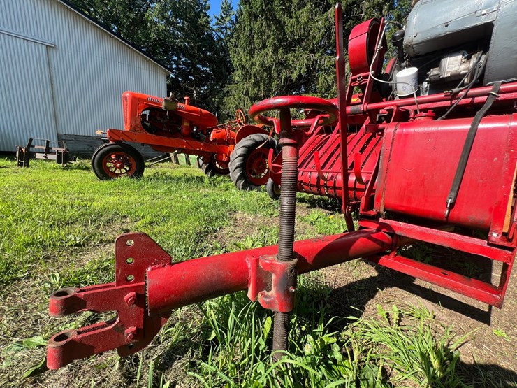 #9902-•-new-holland-square-baler-image-20