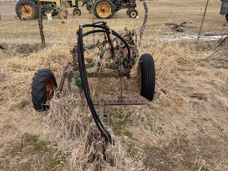 john-deere-pull-type-four-bottom-plow-image-9