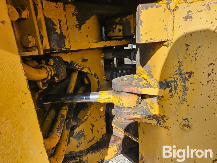 caterpillar-950-image-18