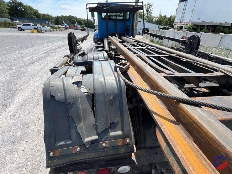 2008-peterbilt-340-image-36