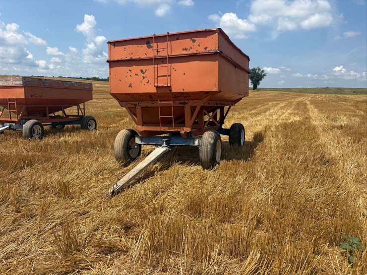 250-bushel-gravity-bed-wagon-image-5