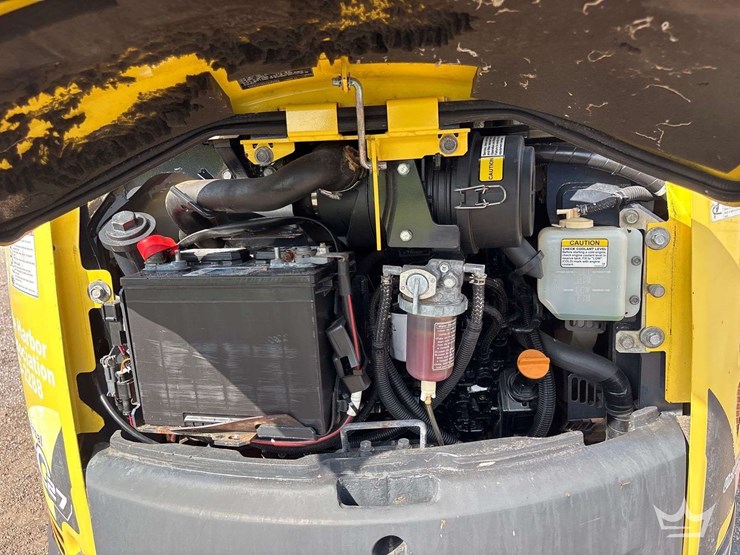 2012-yanmar-vio27-image-7