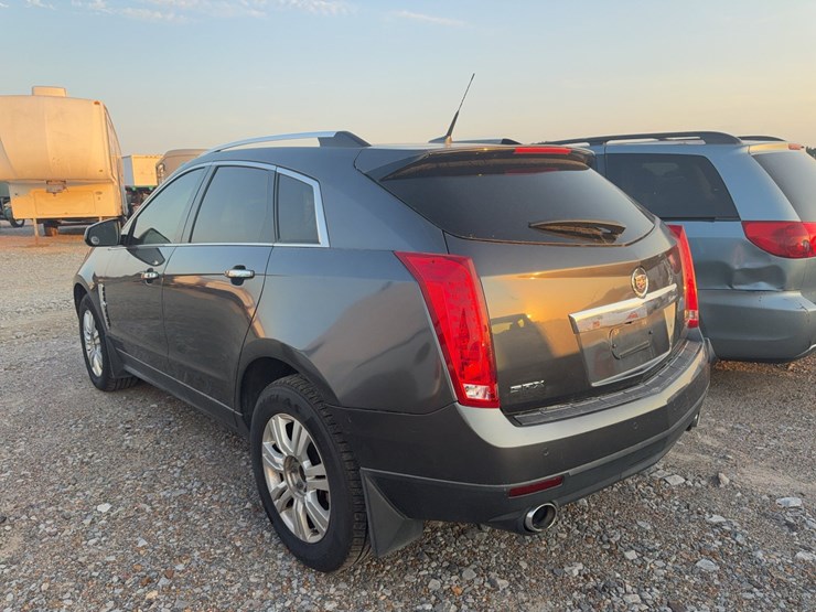 2012-cadillac-srx-image-11