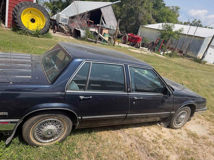 1988-buick-lesabre-custom-sedan-image-7