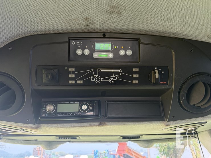 2011-claas-lexion-760-image-26