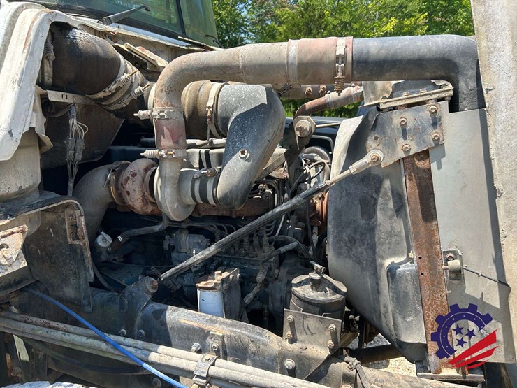 1997-mack-dm690s-image-44