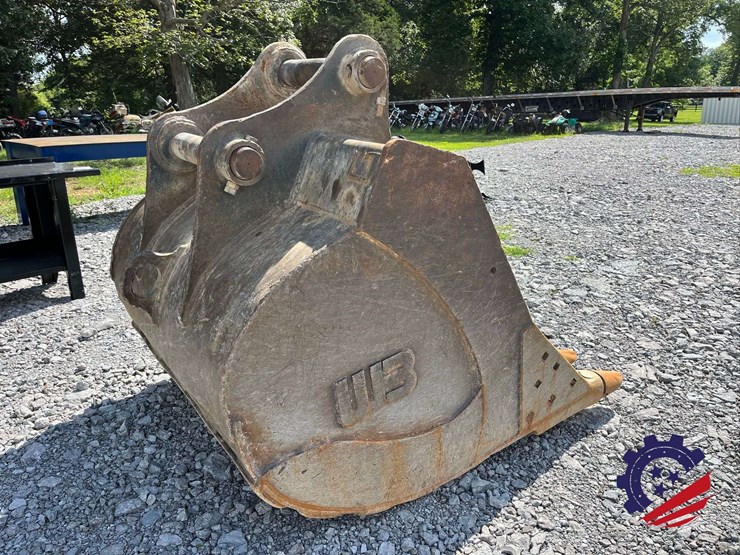 wb-54”-bucket-w/-teeth-image-3