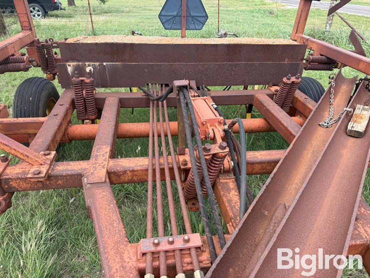 sunflower-24’-chisel-plow-image-12