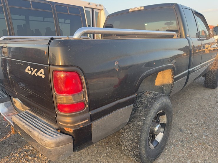 2001-dodge-ram-2500-image-11