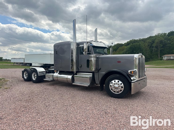 2016-peterbilt-389-image-3
