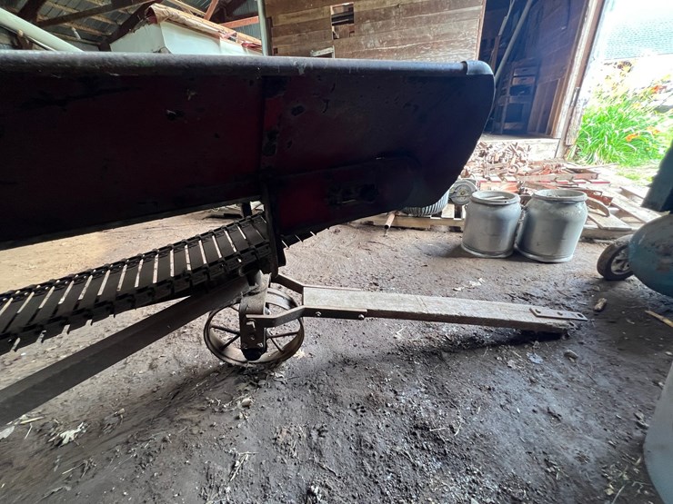 #9933-•-mccormick-deering-silo-filler-image-5