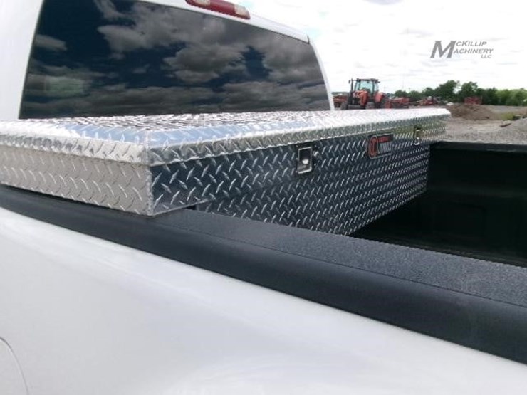 2001-chevrolet-silverado-3500-image-14