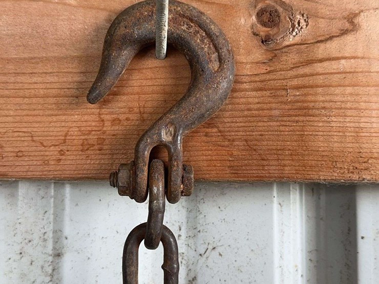 heavy-duty-forged-steel-utility-chain-with-hooks-image-3