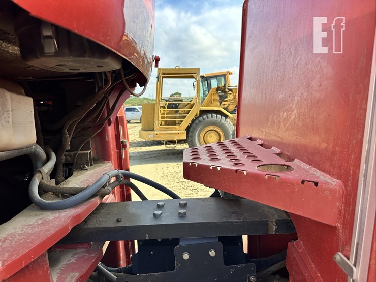 2010-case-ih-steiger-485-image-38