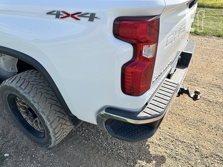 2021-chevrolet-silverado-2500hd-lt-image-8