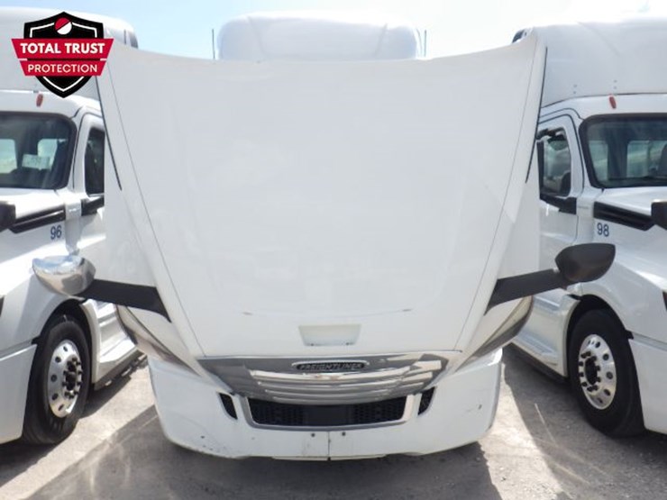 2020-freightliner-cascadia-126-image-18